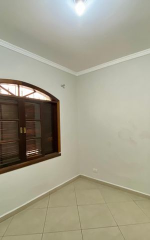 Casa para alugar com 250m², 4 quartos e 4 vagas Casa para alugar com 250m², 4 quartos e 4 vagasQuarto 2