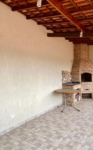 Casa para alugar com 250m², 4 quartos e 4 vagas Casa para alugar com 250m², 4 quartos e 4 vagasTerraço