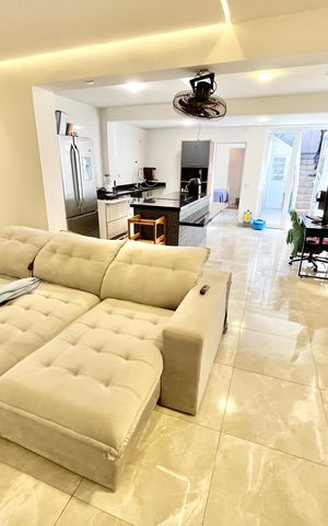 Casa à venda com 120m², 3 quartos e 3 vagasSala/Cozinha