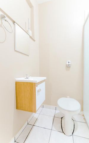 Casa para alugar com 183m², 3 quartos e 2 vagasBanheiro - Casa 2