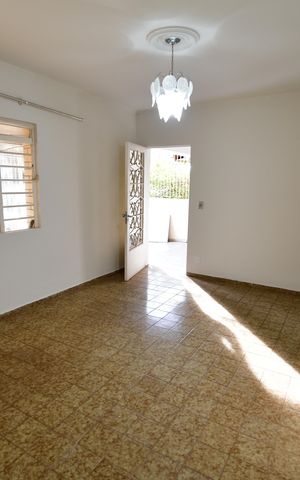 Casa à venda com 200m², 3 quartos e 2 vagasSala