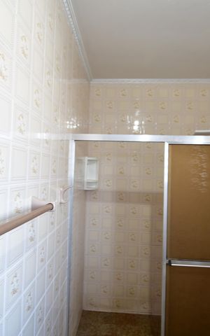 Casa à venda com 200m², 3 quartos e 2 vagasBanheiro