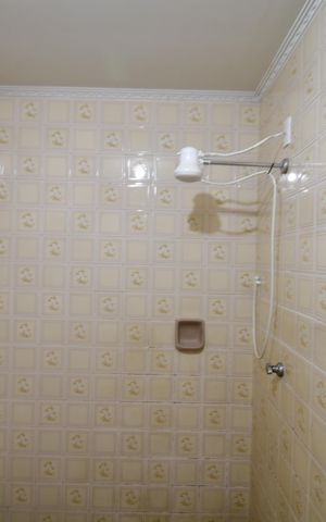 Casa à venda com 200m², 3 quartos e 2 vagasBanheiro