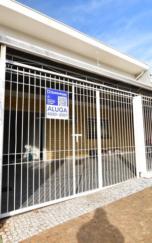 Casa à venda com 200m², 3 quartos e 2 vagasFachada / Placa
