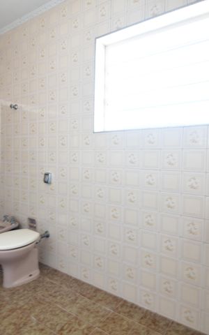 Casa à venda com 200m², 3 quartos e 2 vagasBanheiro
