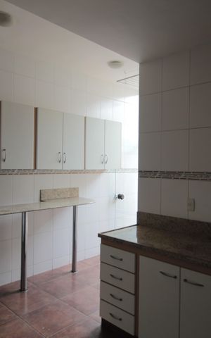 Casa de condomínio para alugar com 197m², 3 quartos e 1 vagaCozinha