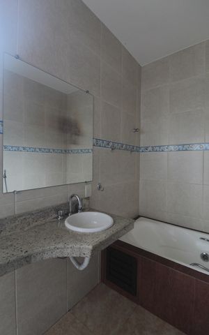 Casa de condomínio para alugar com 197m², 3 quartos e 1 vagaBanheiro Social 2