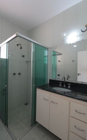 Casa de condomínio para alugar com 197m², 3 quartos e 1 vagaBanheiro Social 1