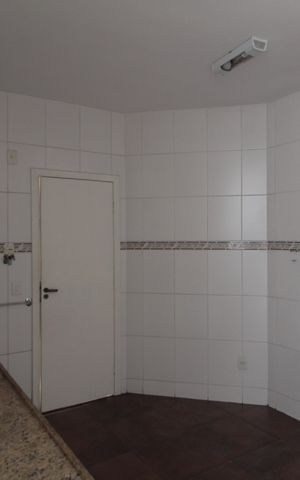 Casa de condomínio para alugar com 197m², 3 quartos e 1 vagaCozinha
