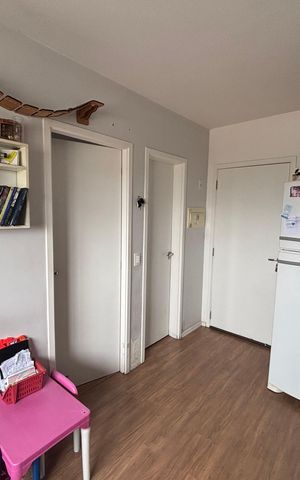 Apartamento à venda com 34m², 2 quartos e sem vaga Apartamento à venda com 34m², 2 quartos e sem vagaSala