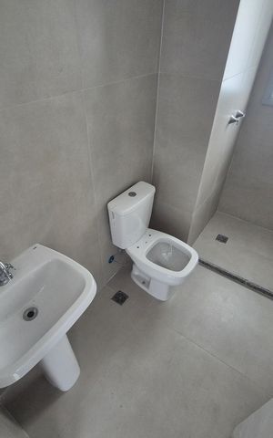 Apartamento à venda com 89m², 2 quartos e 1 vaga Apartamento à venda com 89m², 2 quartos e 1 vagaBanheiro social