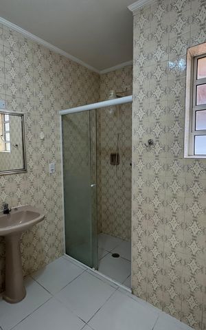 Casa à venda com 214m², 3 quartos e 2 vagas Casa à venda com 214m², 3 quartos e 2 vagasBanheiro da Suíte