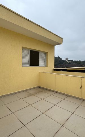 Casa à venda com 214m², 3 quartos e 2 vagas Casa à venda com 214m², 3 quartos e 2 vagasVaranda 2 - Fundos
