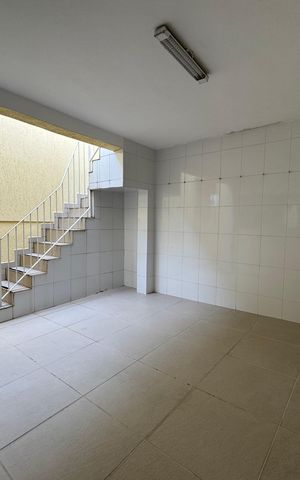 Casa à venda com 214m², 3 quartos e 2 vagas Casa à venda com 214m², 3 quartos e 2 vagasÁrea de Serviço