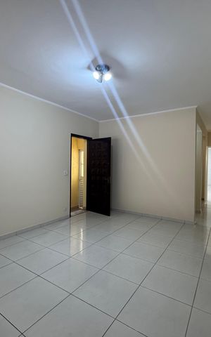 Casa à venda com 214m², 3 quartos e 2 vagas Casa à venda com 214m², 3 quartos e 2 vagasSala