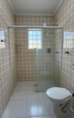 Casa à venda com 214m², 3 quartos e 2 vagas Casa à venda com 214m², 3 quartos e 2 vagasBanheiro 1