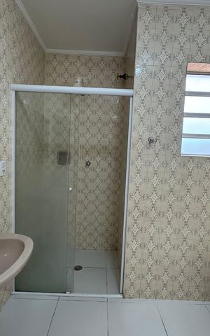 Casa à venda com 214m², 3 quartos e 2 vagas Casa à venda com 214m², 3 quartos e 2 vagasBanheiro da Suíte