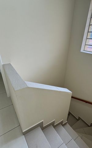 Casa à venda com 214m², 3 quartos e 2 vagas Casa à venda com 214m², 3 quartos e 2 vagasCorredor