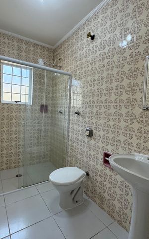 Casa à venda com 214m², 3 quartos e 2 vagas Casa à venda com 214m², 3 quartos e 2 vagasBanheiro 1