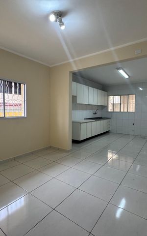 Casa à venda com 214m², 3 quartos e 2 vagas Casa à venda com 214m², 3 quartos e 2 vagasCozinha