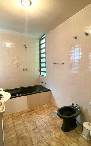 Casa à venda com 250m², 5 quartos e 2 vagas