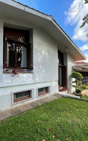 Casa à venda com 250m², 5 quartos e 2 vagas