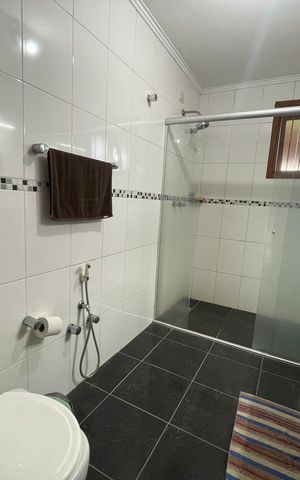 Casa à venda com 250m², 5 quartos e 2 vagas