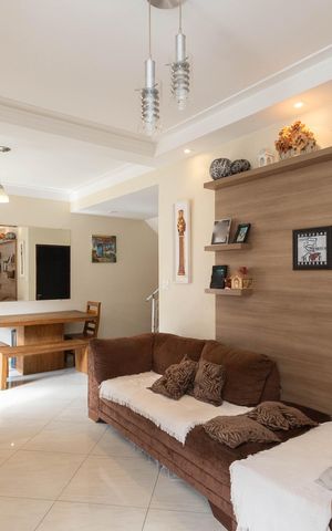 Casa de condomínio à venda com 120m², 3 quartos e 2 vagas Casa de condomínio à venda com 120m², 3 quartos e 2 vagasSala