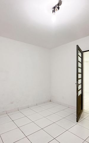 Casa à venda com 387m², 6 quartos e 7 vagas Casa à venda com 387m², 6 quartos e 7 vagasQuarto de Serviço