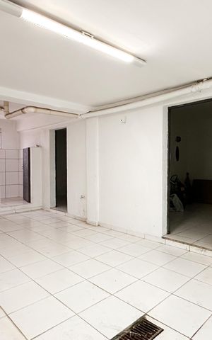 Casa à venda com 387m², 6 quartos e 7 vagas Casa à venda com 387m², 6 quartos e 7 vagasGaragem
