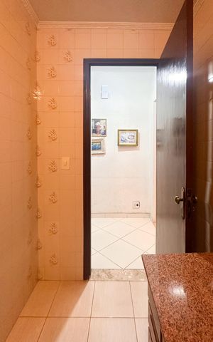 Casa à venda com 387m², 6 quartos e 7 vagas Casa à venda com 387m², 6 quartos e 7 vagasLavabo - Casa 1