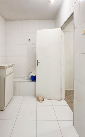 Casa à venda com 387m², 6 quartos e 7 vagas Casa à venda com 387m², 6 quartos e 7 vagasBanheiro da Suíte - Casa 1