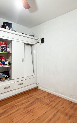 Casa à venda com 387m², 6 quartos e 7 vagas Casa à venda com 387m², 6 quartos e 7 vagasQuarto 3 - Casa 1