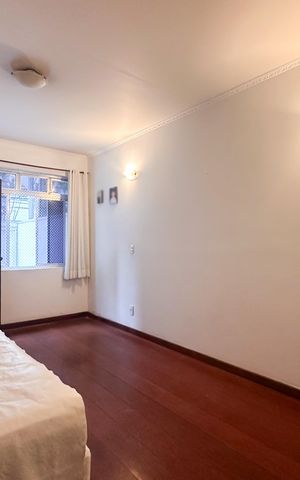 Casa à venda com 387m², 6 quartos e 7 vagas Casa à venda com 387m², 6 quartos e 7 vagasQuarto 1 - Casa 1