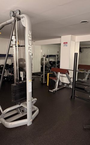 Apartamento à venda com 109m², 3 quartos e 2 vagas Apartamento à venda com 109m², 3 quartos e 2 vagasÁrea comum - Academia