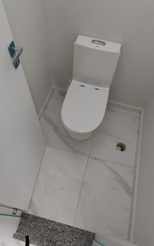 Casa de condomínio à venda com 211m², 3 quartos e 4 vagasLavabo