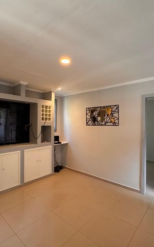 Casa de condomínio para alugar com 100m², 2 quartos e 2 vagasSala
