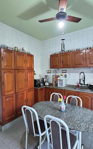 Casa à venda com 237m², 4 quartos e 3 vagasCozinha