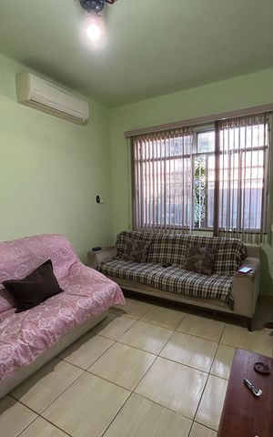 Casa à venda com 237m², 4 quartos e 3 vagasSala