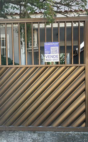 Casa à venda com 237m², 4 quartos e 3 vagasFachada + placa