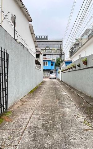 Casa para alugar com 137m², 3 quartos e 2 vagas Casa para alugar com 137m², 3 quartos e 2 vagasFachada