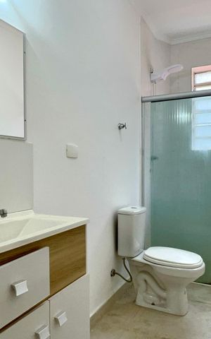 Casa para alugar com 137m², 3 quartos e 2 vagas Casa para alugar com 137m², 3 quartos e 2 vagasBanheiro