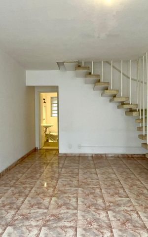 Casa para alugar com 137m², 3 quartos e 2 vagas Casa para alugar com 137m², 3 quartos e 2 vagasSala