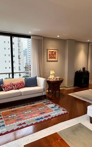 Apartamento à venda com 200m², 4 quartos e 3 vagas
