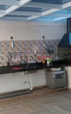 Casa à venda com 291m², 4 quartos e 3 vagas