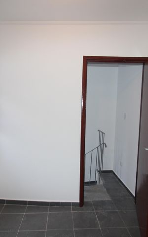Casa para alugar com 150m², 2 quartos e 2 vagasHall de entrada
