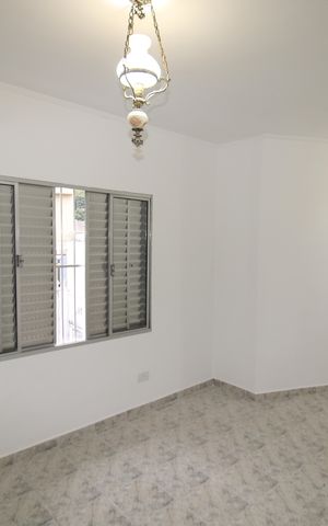 Casa para alugar com 150m², 2 quartos e 2 vagasQuarto 1