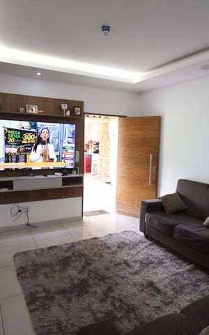 Casa à venda com 360m², 3 quartos e 2 vagasSala