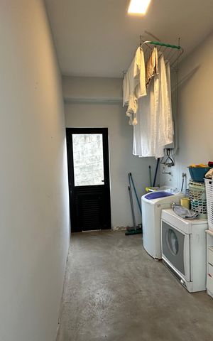 Casa à venda com 2967m², 3 quartos e 4 vagas Casa à venda com 2967m², 3 quartos e 4 vagasÁrea de Serviço