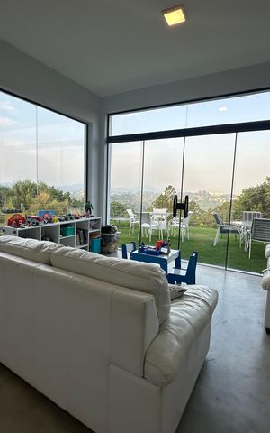 Casa à venda com 2967m², 3 quartos e 4 vagas Casa à venda com 2967m², 3 quartos e 4 vagasSala